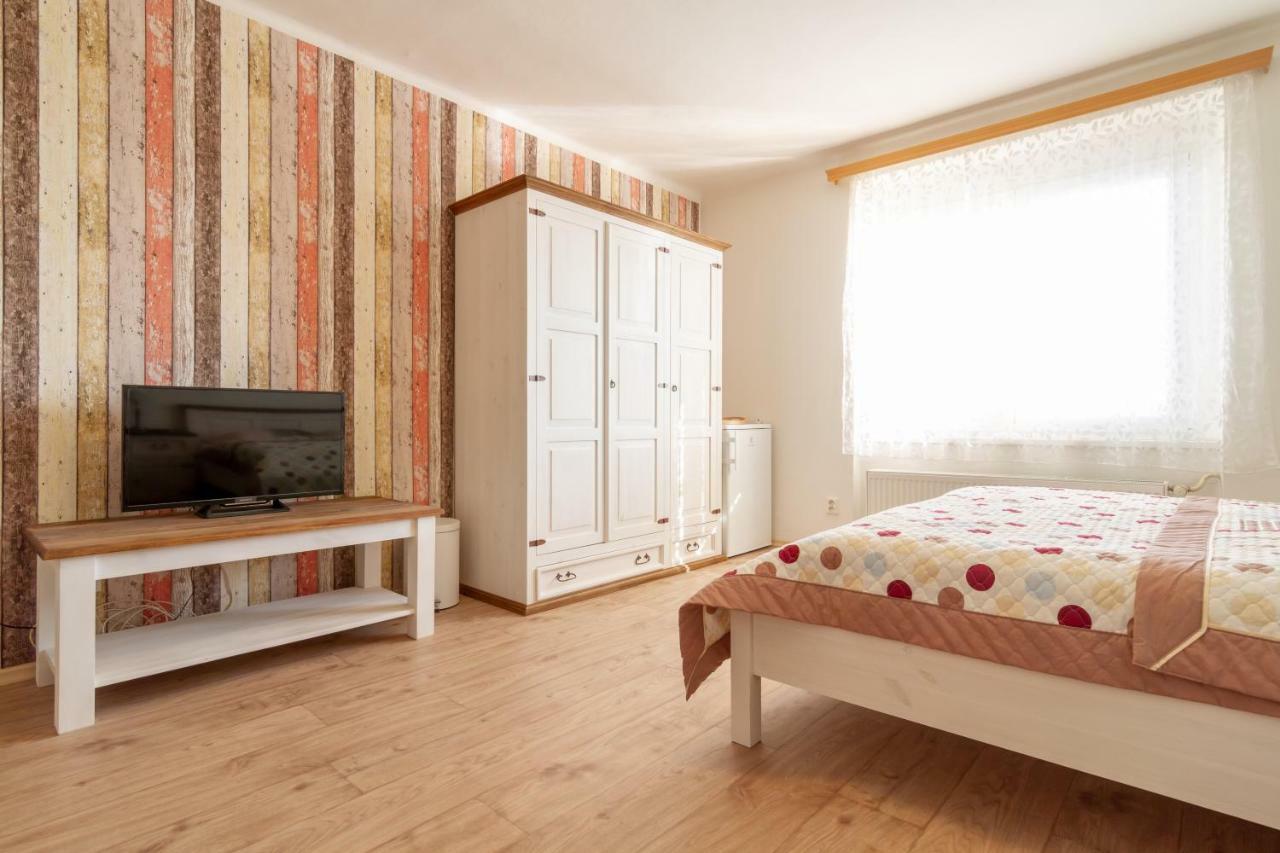 Apartmany U Nemocnice Ceske Budejovice Exterior photo